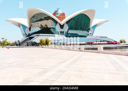 Centro commerciale Deniz sul Baku Boulevard, Azerbaigian. Foto Stock