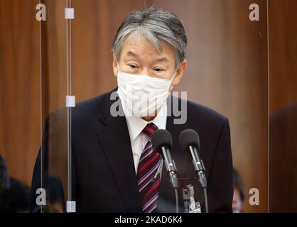 Tokyo, Giappone. 2nd Nov 2022. Il presidente della Japanese Nuclear Regulation Authority Shinsuke Yamanaka risponde a una domanda alla sessione del Comitato economico e industriale della Camera bassa alla Dieta Nazionale di Tokyo mercoledì 2 novembre 2022. Credit: Yoshio Tsunoda/AFLO/Alamy Live News Foto Stock