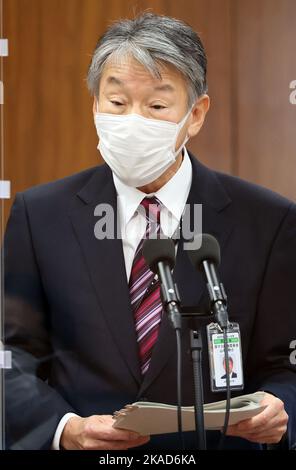 Tokyo, Giappone. 2nd Nov 2022. Il presidente della Japanese Nuclear Regulation Authority Shinsuke Yamanaka risponde a una domanda alla sessione del Comitato economico e industriale della Camera bassa alla Dieta Nazionale di Tokyo mercoledì 2 novembre 2022. Credit: Yoshio Tsunoda/AFLO/Alamy Live News Foto Stock