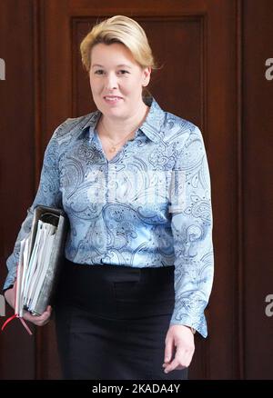 Berlino, Germania. 01st Nov 2022. Franziska Giffey (SPD), sindaco di Berlino, arriva alla conferenza stampa dopo la riunione del Senato di Berlino. Credit: Soeren Stache/dpa/Alamy Live News Foto Stock