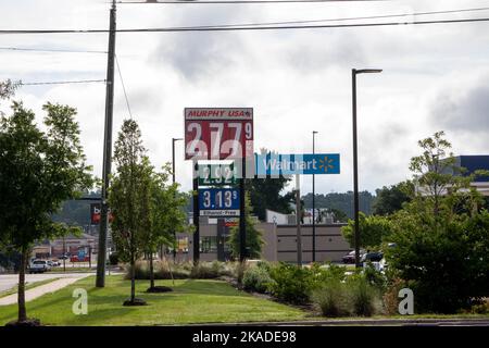 Augusta, GA USA - 07 19 21: Murphy distributore di benzina via segno di prezzo Foto Stock