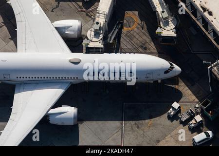 BOEING 787-800 HA UNITO l'aeroporto più pesante del mondo, Los Angeles Int. E' il principale aeroporto internazionale che serve Los Angeles e la sua area metropolitana circostante. Ottobre 12, 2022. Foto di Thomas Arnoux/ABACAPRESS.COM Foto Stock