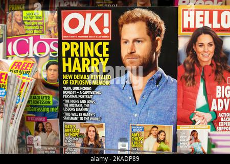 La copertina anteriore della rivista OK 'Prince Harry New Details Revealed of Explosive Memoir' il libro in arrivo sullo scaffale della rivista in Gran Bretagna 2 novembre 2022 Foto Stock