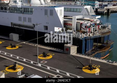 Immagine ©concesso in licenza a Parsons Media. 07/08/2022. Londra, Regno Unito. Un traghetto DFDS nel porto di Calais immagine di Andrew Parsons / Parsons Media Foto Stock