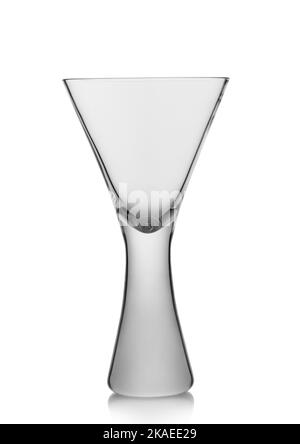 Bicchiere soffiato in bocca per vino o champagne dal bicchiere di vino bianco. Foto Stock