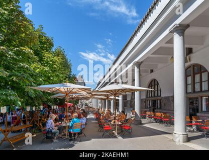 Bar e caffè nel mercato coperto di Plečnik, centro storico, Lubiana, Slovenia Foto Stock