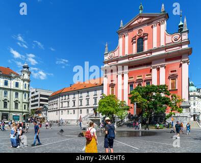 La Chiesa Francescana dell'Annunciazione in Piazza Preseren (Presernov Trg), città vecchia, Lubiana, Slovenia Foto Stock