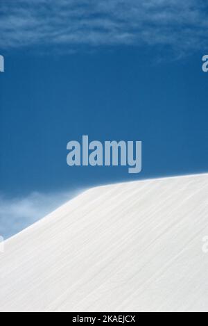 Australia Occidentale. Dune di sabbia di Lancelin. Cresta di sabbia bianca. Foto Stock