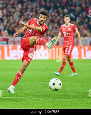 Monaco, Germania. 01st Nov 2022. Noussair Mazraoui, FCB 40 nella partita FC BAYERN MUENCHEN - INTER MAILAND 2-0 di calcio UEFA Champions League, fase di gruppo, gruppo C, giornata di partita, nella stagione 2022/2023 a Monaco, 1 novembre 2022. Gruppenphase, FCB Credit: Peter Schatz/Alamy Live News Foto Stock