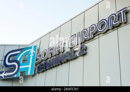 Logo e cartello dell'aeroporto di Sofia Terminal 2, Sofia, Bulgaria, Europa, UE Foto Stock