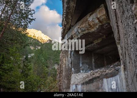 Fortezza iconica di Landro nelle Alpi dolomitiche del Tirolo meridionale, un'architettura rimasta delle dispute di confine tra Austria e Italia Foto Stock