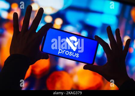 Brasile. 02nd Nov 2022. In questa immagine, il logo Prosus viene visualizzato sullo schermo di uno smartphone. (Foto di Rafael Henrique/SOPA Images/Sipa USA) Credit: Sipa USA/Alamy Live News Foto Stock