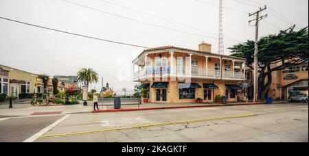 Monterey, California, USA - 31 ottobre 2022. Storico Cannery Row nel centro di Monterey, California, vista sulla strada Foto Stock