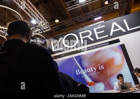 Lisbona, Portogallo. 02nd Nov 2022. Logo l'Oréal visto al Web Summit di Lisbona. Il Summit Web si svolge dal 1-4 novembre. (Foto di Henrique Casinhas/SOPA Images/Sipa USA) Credit: Sipa USA/Alamy Live News Foto Stock