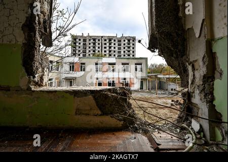 Non esclusiva: STEPNOHIRSK, UCRAINA - 2 NOVEMBRE 2022 - Un asilo nido distrutto è raffigurato a Stepnohirsk situato vicino alla prima linea, Zaporiz Foto Stock