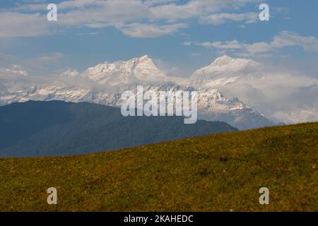 Bel villaggio Bhujung e Ghale Gau. Foto Stock