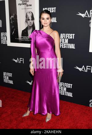 Hollywood, California. 02nd Nov 2022. Selena Gomez partecipa alla prima notte del mondo di apertura di 'Selena Gomez: My Mind and Me' durante il festival AFI 2022 al TCL Chinese Theatre il 02 novembre 2022 a Hollywood, California. Credit: Jeffrey Mayer/JTM Photos/Media Punch/Alamy Live News Foto Stock