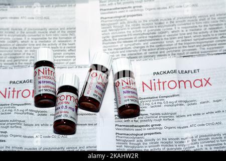 Cairo, Egitto, settembre 13 2022: Nitromax compresse sublinguali 0,5 mg con principio attivo nitroglicerina che viene utilizzato per la cupping e profezia a breve termine Foto Stock