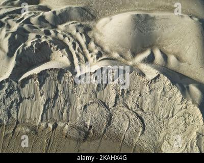 miniera a cielo aperto e selezione di materie prime e minerali estratti dal suolo Foto Stock