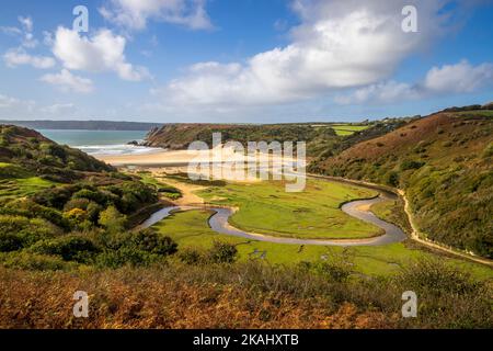 Three Cliffs Bay da Pennard Castle, Gower Peninsula, Galles Foto Stock