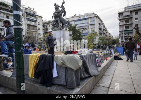 I migranti nel Victoria Park, nel centro della capitale greca, Atene, il 16 marzo 2016, sono una sosta tra essere sul suolo europeo e raggiungere il prossimo boratore con la Macedonia. Centinaia di migranti trascorrono, in questo piccolo parco, molti giorni con la speranza una notizia migliore sulla crisi dei migranti. Foto Stock