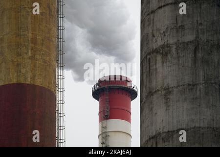 DANZICA,13 aprile 2016 - negli ultimi anni la Polonia ha effettuato investimenti significativi nel settore energetico. La società energetica statale PERN ha recentemente aperto un terminal petrolifero nella città portuale di Danzica che dovrebbe contribuire a garantire la sicurezza energetica del paese. La Polonia dipende tradizionalmente dall’energia a carbone, ma è stata messa sotto pressione dall’UE per porre fine alla dipendenza dall’inquinamento da fonti energetiche pesanti. (Foto di Jaap Arriens/NurPhoto) *** Please use Credit from Credit Field *** Foto Stock