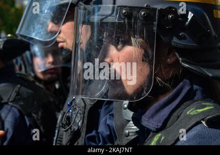 Polizia antisommossa durante la tradizionale manifestazione del giorno di maggio a Parigi il 1 maggio 2016. (Foto di Julien Mattia/NurPhoto) *** Please use Credit from Credit Field *** Foto Stock