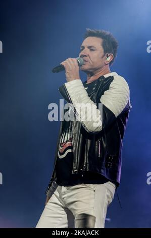 La storica band inglese Duran Duran con il suo frontman Simon le Bon, si esibisce all'Arena di Verona con il Paper Gods Tour, terza tappa italiana del loro tour, il 8 giugno 2016. (Foto di Mimmo Lamacchia/NurPhoto) *** Please use Credit from Credit Field *** Foto Stock