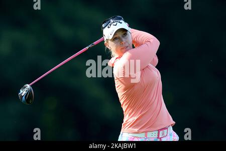 Morgan pressel di Boca Raton, FL, segue il suo tee shot alla quinta edizione del torneo Meijer LPGA Classic Golf al Blythefield Country Club di Belmont, MI, USA sabato 18 giugno 2016. Foto Stock