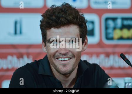 Greg Van Avermaet è un pilota professionista belga di bicicletta da strada, attualmente in sella al team UCI Proteam BMC Racing, nella foto di una conferenza stampa sui piloti, un giorno prima della gara ciclistica professionale in quattro fasi di Emirates, l'Abu Dhabi Tour (20-23 ottobre). Mercoledì 19 ottobre 2016 a St Regis Hotel, Abu Dhabi, Emirati Arabi Uniti. Foto di Artur Widak *** Please use Credit from Credit Field *** Foto Stock