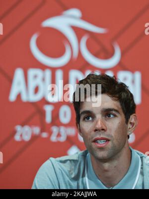 Michael Matthews, un ciclista australiano che guida per UCI Proteam Orica–BikeExchange, nella foto durante una conferenza stampa sui piloti, un giorno prima della gara ciclistica professionale in quattro fasi di Emirates, l'Abu Dhabi Tour (20-23 ottobre). Mercoledì 19 ottobre 2016 a St Regis Hotel, Abu Dhabi, Emirati Arabi Uniti. Foto di Artur Widak *** Please use Credit from Credit Field *** Foto Stock