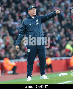 Tony Pulis, manager dell'Albion di West Bromwich, durante la partita della Premier League tra l'Arsenal e l'Albion di West Bromwich presso gli Emirates , Londra il 26 dicembre 2016 (Foto di Kieran Galvin/NurPhoto) *** Please use Credit from Credit Field *** Foto Stock