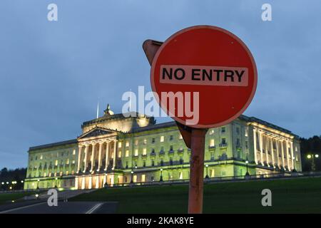 Una visione del Parlamento di Stormont dell'Irlanda del Nord il giorno in cui il Segretario dell'Irlanda del Nord James Brokenshire ha annunciato l'elezione dell'Assemblea di Stormont SNAP per il marzo 2. Lunedì 16 gennaio 2017 a Belfast, Irlanda del Nord, Regno Unito. Foto di Artur Widak *** Please use Credit from Credit Field *** Foto Stock