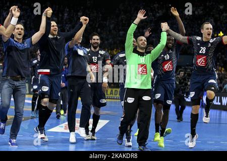 Gerard Vicent 12 / Dipanda Adrien 27 / Nikola Karabatic 13 / Narcisse Daniel 8 durante la partita di semifinale del Campionato del mondo tra Francia e Slovenia all'AccorHotels Arena il 26 gennaio 2017 a Parigi, Francia. (Foto di Elyxandro Cegarra/NurPhoto) *** Please use Credit from Credit Field *** Foto Stock