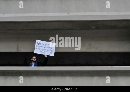 Migliaia di persone si sono manifestate per una protesta contro l'immigrazione del 29th gennaio 2017 all'aeroporto internazionale di Philadelphia, in Pennsylvania. (Foto di Bastiaan Slabbers/NurPhoto) *** Please use Credit from Credit Field *** Foto Stock