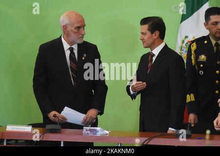 L'ambasciatore brasiliano Luiz Felipe de Macedo Soares (L) e il presidente del Messico Enrique pena Nieto (R) durante la 25th sessione della Conferenza generale dell'Agenzia per il divieto delle armi nucleari in America Latina e nei Caraibi presso l'edificio degli affari esteri il 14 febbraio 2017 a Città del Messico, Messico, (Foto di Carlos Tischler/NurPhoto) *** Please use Credit from Credit Field *** Foto Stock