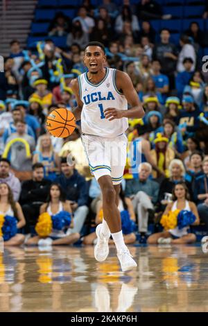 UCLA Bruins guardia Abramo Canka (1) durante una partita di pallacanestro NCAA maschile contro le aquile d’oro Concordia, mercoledì 2 novembre 2022, alle Foto Stock