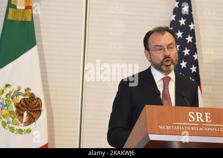 Il Ministro degli Esteri messicano Luis Videgaray tiene una conferenza stampa dopo il loro incontro alla Farnesina il 23 febbraio 2017 a Città del Messico (Foto di Carlos Tischler/NurPhoto) *** Please use Credit from Credit Field *** Foto Stock