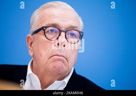 Berlino, Germania. 03rd Nov 2022. Klaus Reinhardt, Presidente dell'Associazione Medica tedesca, partecipa a una conferenza stampa sulla minaccia sanitaria rappresentata dai combustibili fossili. Credit: Christoph Soeder/dpa/Alamy Live News Foto Stock