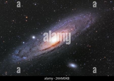 Una vista telescopica di Andromeda Nebula, Galaxy M31 - grande per lo sfondo Foto Stock