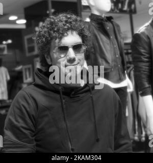 Pablo Ibanez, l'uomo in nero, partecipa alla presentazione del marchio di come Padre come Figlio a EL CORTE INGLES de Castellana. 10 marzo 2017 (Foto di Oscar Gonzalez/NurPhoto) *** si prega di utilizzare il credito dal campo di credito *** Foto Stock