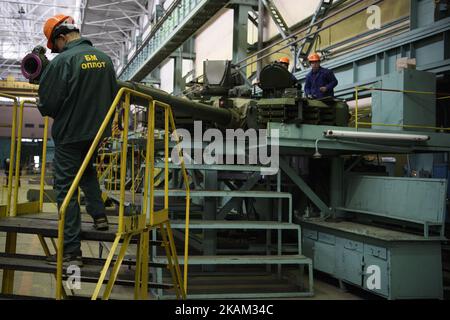 Serbatoio ucraino «Oplot» a Kharkiv, Ucraina, il 23 febbraio 2017. (Foto di Maxym Marusenko/NurPhoto) *** Please use Credit from Credit Field *** Foto Stock