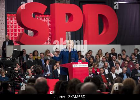 Hannelore Kraft, primo ministro della Renania Settentrionale-Vestfalia, interviene durante il congresso speciale del partito per eleggere Martin Schulz come nuovo presidente del partito SPD e candidato cancelliere per le prossime elezioni federali all'Arena di Berlino, Germania, il 19 marzo 2017. (Foto di Emmanuele Contini/NurPhoto) *** Please use Credit from Credit Field *** Foto Stock