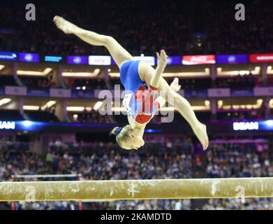 Angelina Melnikova (RUS) su Beam durante la Coppa del mondo IPRO Sport di ginnastica alla O2 Arena, Londra, Inghilterra il 08 aprile 2017. (Foto di Kieran Galvin/NurPhoto) *** Please use Credit from Credit Field *** Foto Stock