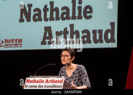 Nathalie Arthaud, candidato alle elezioni presidenziali del partito 'Lutte Ouvrière' nella riunione del 12 aprile 2017, a Lione, Francia. (Foto di Nicolas Liponne/NurPhoto) *** Please use Credit from Credit Field *** Foto Stock