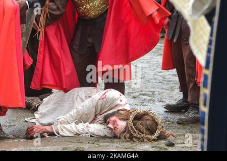 Una scena da una rievocazione della Via Crucis a Kalwaria Zebrzydowska. Venerdì 14 aprile 2017 a Kalwaria Zebrzydowska, Polonia. Foto di Artur Widak *** si prega di utilizzare credito da campo di credito *** Foto Stock