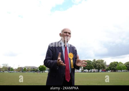 L'ex segretario d'affari vince Cable partecipa a un raduno stampa a Twickenham, West London, il 28 aprile 2017, dove è in carica per MP. Cable ha avvertito dell’incertezza economica a seguito della Brexit. (Foto di Jay Shaw Baker/NurPhoto) *** Please use Credit from Credit Field *** Foto Stock