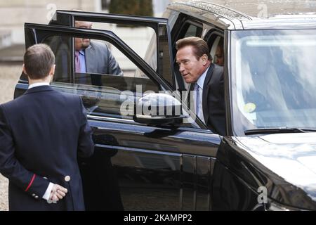 L'attore E l'ex governatore della California Arnold Schwarzenegger arriva per un incontro con il presidente francese al palazzo Elysee di Parigi, il 28 aprile 2017. (Foto di Geoffroy Van der Hasselt/NurPhoto) *** Please use Credit from Credit Field *** Foto Stock