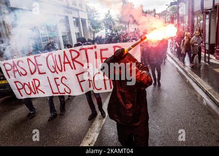 I manifestanti marciano durante il raduno annuale dei lavoratori del giorno di maggio a Lione, nella Francia centro-orientale, il 1 maggio 2017. (Foto di Nicolas Liponne/NurPhoto) *** Please use Credit from Credit Field *** Foto Stock