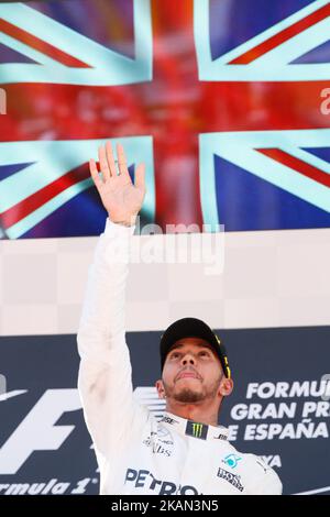 Il pilota britannico Mercedes Lewis Hamilton festeggia sul podio dopo aver vinto il Gran Premio di Formula uno spagnolo il 14 maggio 2017 al Circuit de Catalunya di Montmelo, alla periferia di Barcellona. (Foto di Urbanandsport/NurPhoto) *** Please use Credit from Credit Field *** Foto Stock